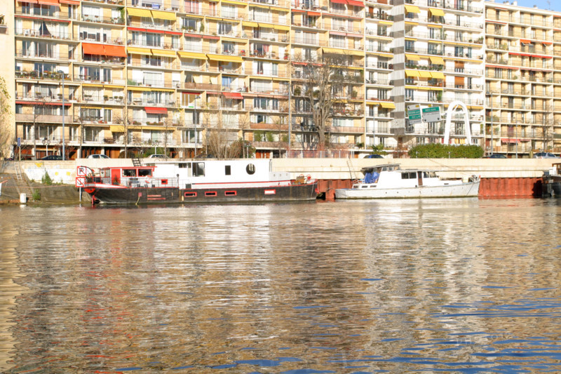 France, ile de france, boulogne billancourt, l'ile seguin, la seine, ancien site des usines renault, reflets dans l'eau, peniches, transport fluvial,