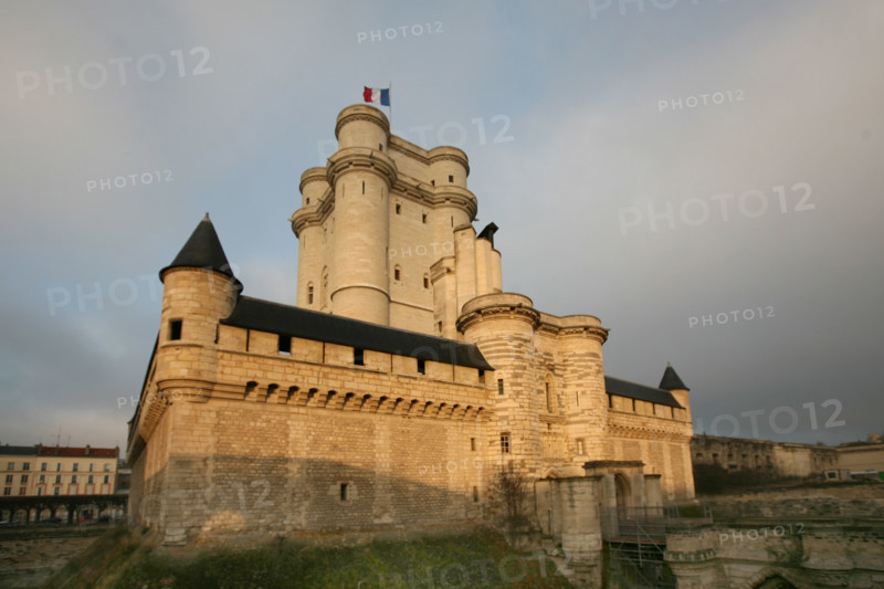 France, ile de france, val de marne, chateau de Vincennes, donjon, monument historique, histoire de france, architecture militaire,
