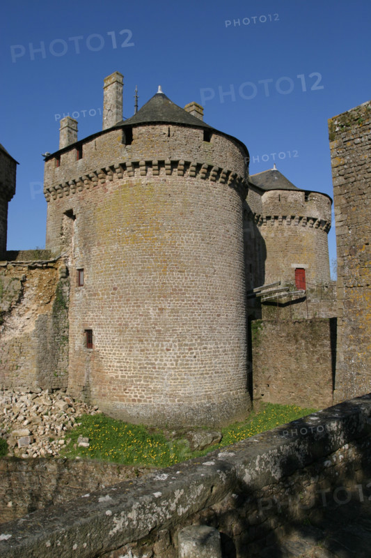 France, pays de loire, mayenne, lassay les chateaux, chateau fort, tours, pierre, medieval,