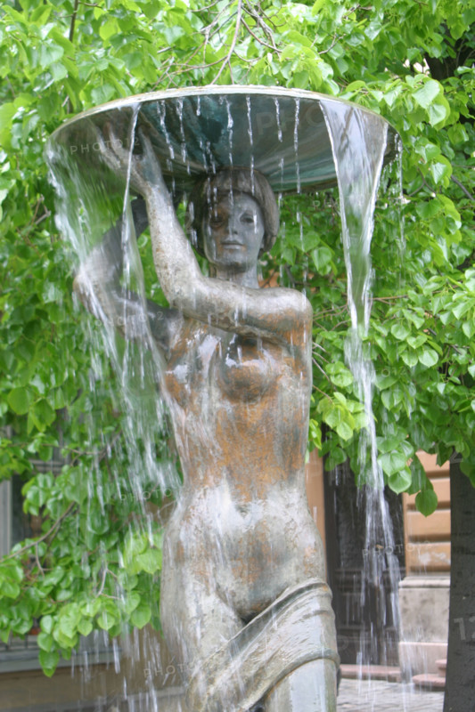 europe, fountain (tarnok utca