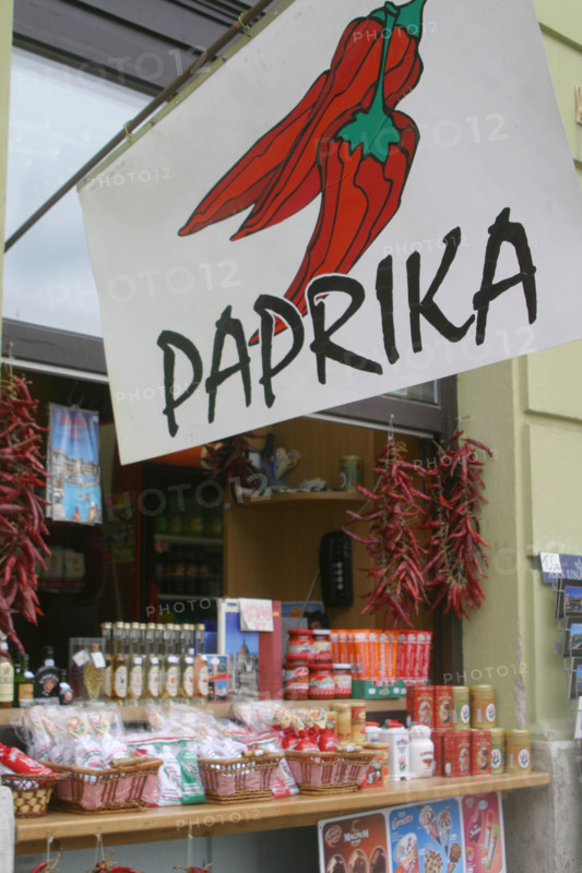 europe, Hongrie, budapest, petite echoppe touristique pres du chateau, Buda, panneau, paprika, gastronomie,