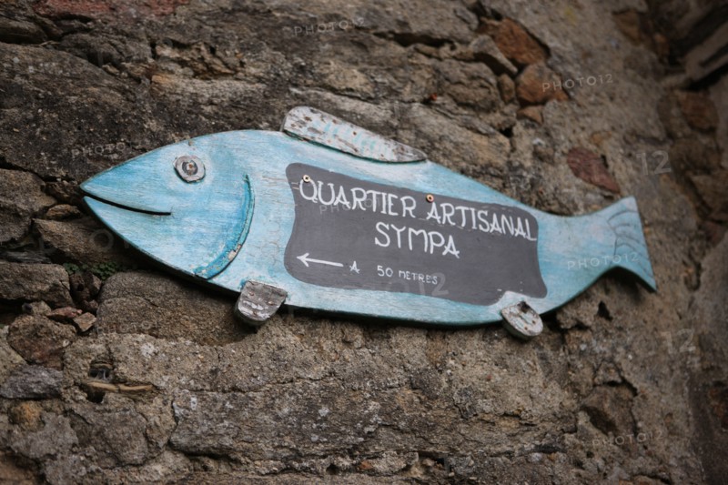 France, Bretagne, Morbihan, la roche bernard, vilaine, ville, port, village artisanat, enseigne, poisson,