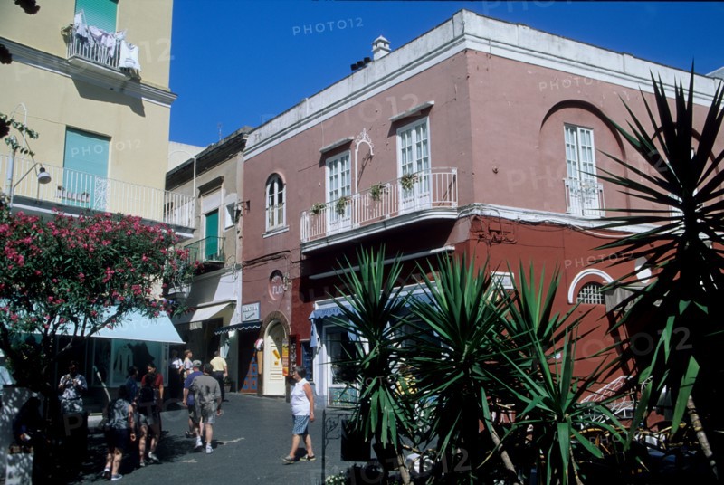 Italie, sud, golfe de naples, capri, marina grande, mer, plage, station balneaire, centre ville, touristes,