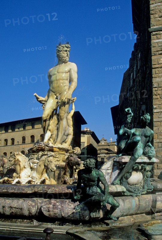 Italie, toscane, florence, firenze, renaissance italienne, place de la seigneurie, signoria, fontaine de neptune, statue, sculpture,