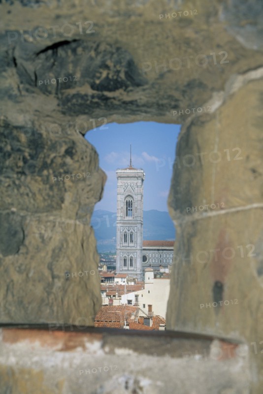 Italie, toscane, florence, firenze, renaissance italienne, santa maria del fiore, campanile de giotto, marbre, duomo, le dome, brunelleschi, vue depuis le palazzo vecchio, palais vieux,