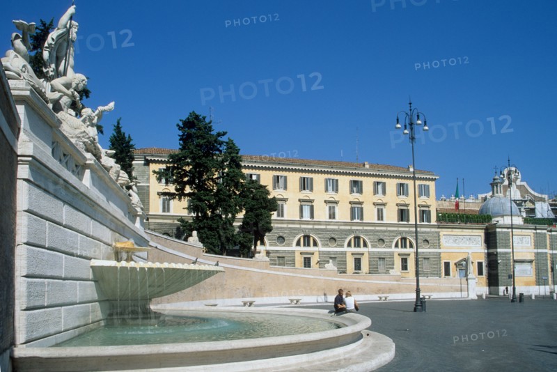 Italie, rome, piazza dei popolo, place du peuple, fontaine, eau, sculpture, maisons,