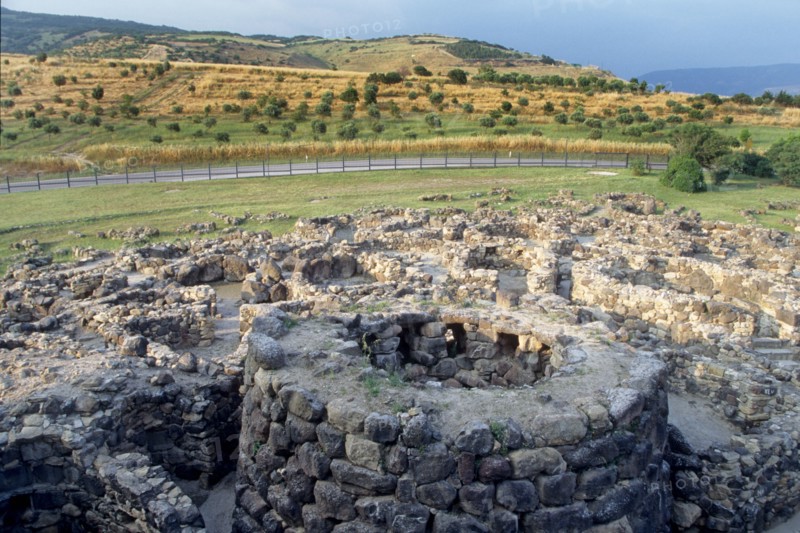 Italie, sardaigne, barumini, paysage, archelogie, nuraghe, pierre, vue d'ensemble,