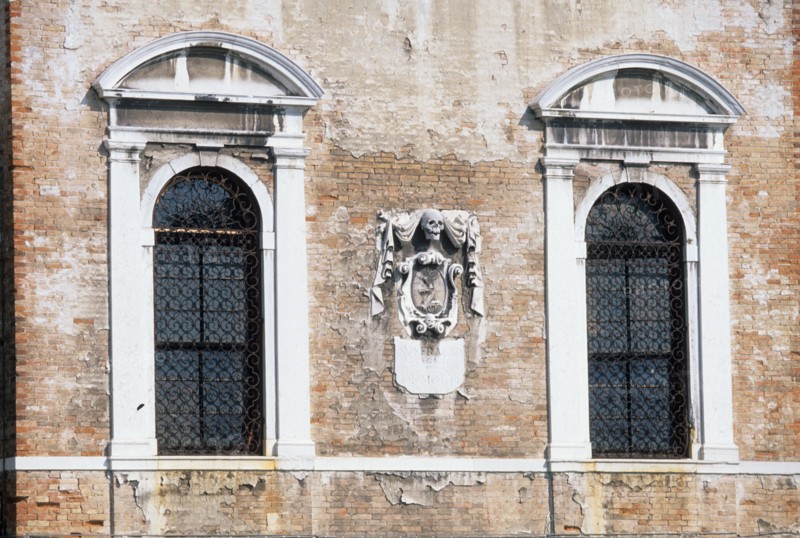 italy, detail of the facade of a palace
