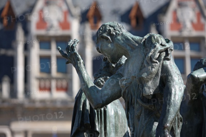 France, region nord, pas de calais, calais, place de l'hotel de ville, groupe sculpte d'auguste rodin, les bourgeois de calais, vers 1885, bronze, detail,