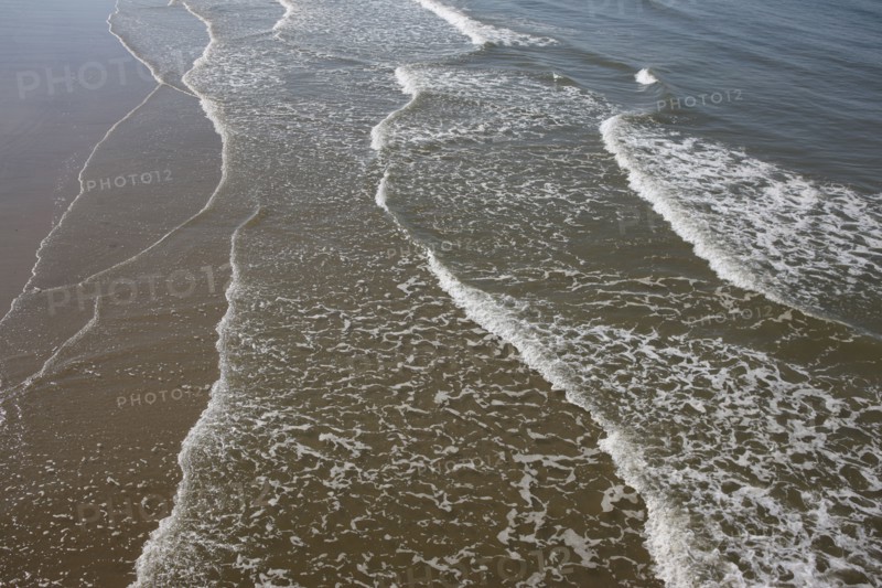 France, region nord, pas de calais, calais, plage, cabines de plage, mer du nord, sable, vagues, maree,