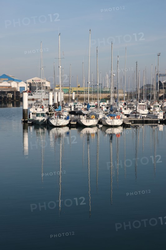 France, region nord, pas de calais, boulogne sur mer, port de plaisance, bassin Napoleon, bateaux, voiliers,