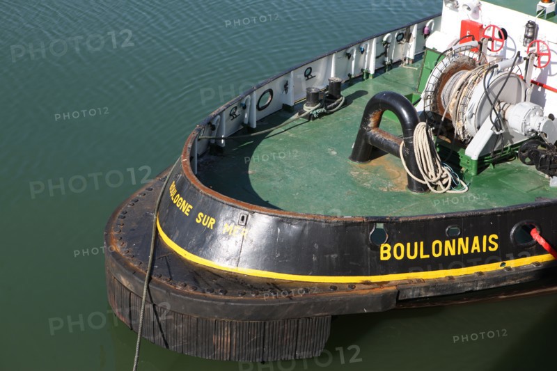 France, region nord, pas de calais, boulogne sur mer, port, mer du nord, remorqueur, boulonnais, pont arriere,