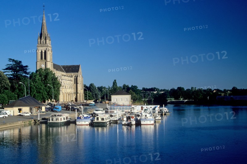 region pays de loire, town
