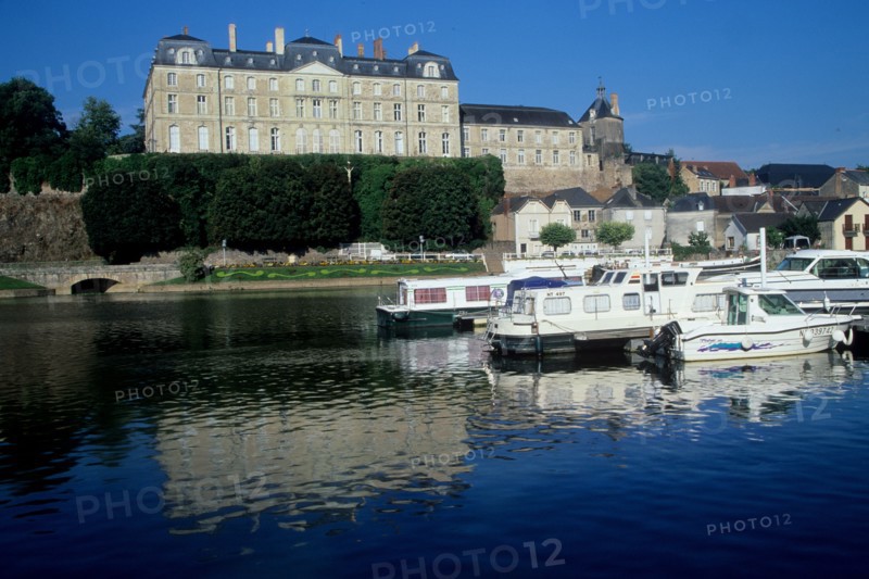 region pays de loire, town