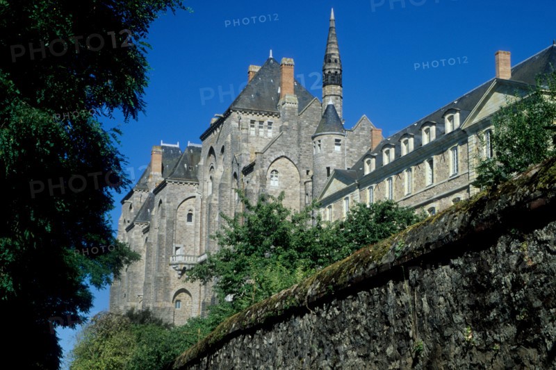 France, region pays de loire, sarthe, riviere, solesmes, abbaye, edifice religieux,