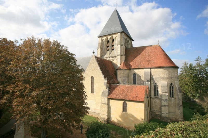 France, centre, loir et cher, troo, cite troglodyte, paysage, eglise, au sommet de la motte feodale,