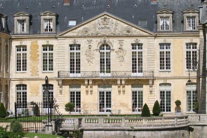 France, region picardie, oise, ermenonville, chateau, face au parc jean jacques rousseau, philosophie,