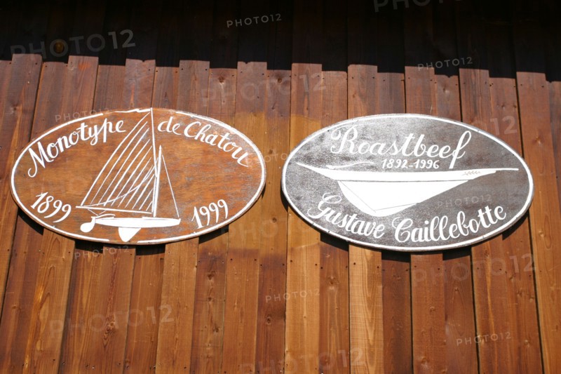 France, region ile de france, yvelines, chatou, l'ile aux impressionnistes, artistes, peinture, seine, chantier naval, barque, bois, bateau traditionnel,