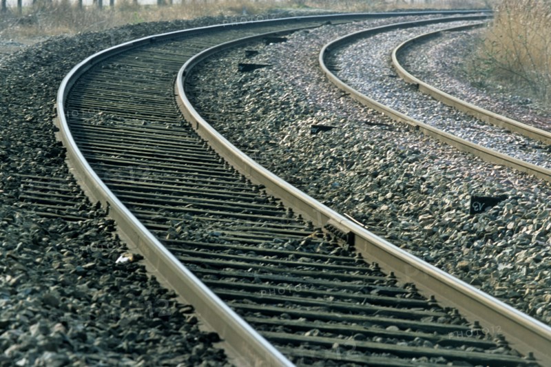 France, Normandie, voie ferree, virage, courbe, ballast, rails, traverses, train, sncf,