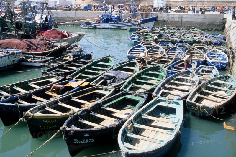 Maroc, essaouira, ocean atlantique, port de peche, barques, fortifications oeuvre de theodose cornut eleve de vauban, bateaux,
