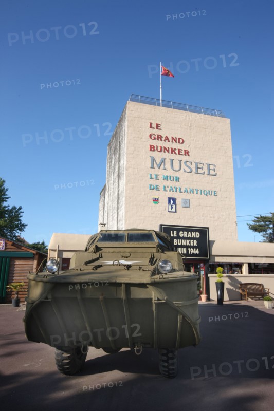 France, Basse Normandie, calvados, plages du debarquement, ouistreham riva bella, le grand bunker, musee, mur de l'atlantique, debarquement, 2e guerre mondiale, vehicule militaire,