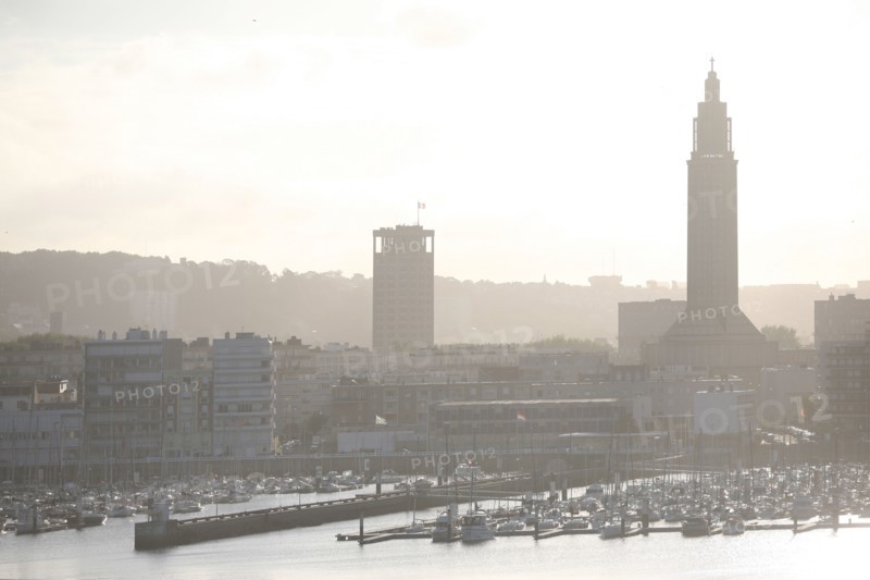 France, Haute Normandie / angleterre, seine maritime, le havre / portsmouth, traversee trans manche, a bord du ferry boat, norman voyager, navigation, mer, au petit matin, accostage au port du havre, rade,