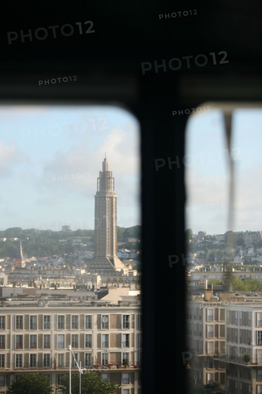 France, Haute Normandie / angleterre, seine maritime, le havre / portsmouth, traversee trans manche, a bord du ferry boat, norman voyager, navigation, mer, au petit matin, accostage au port du havre, clocher de l'eglise saint joseph, architecte auguste pe