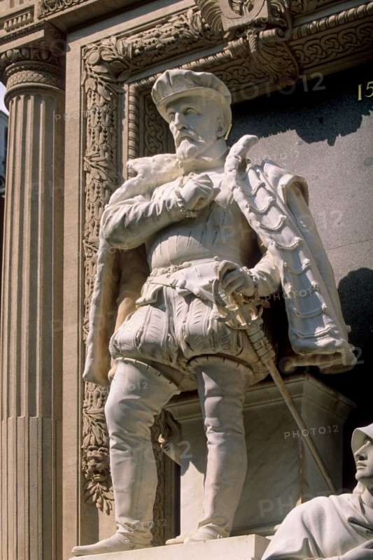 France, ile de france, paris 1er arrondissement, rue de rivoli, oratoire du louvre, amiral de coligny, statue, religion protestante,