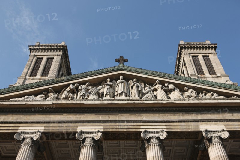 France, ile de france, paris 10e arrondissement, eglise saint vincent de paul, place franz liszt, architecte hittorff, fronton figurant saint vincent de paul, religion catholique,