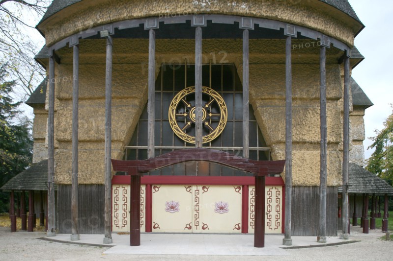 pagode (ancien palais du cameroun expo 1931)
centre bouddhique du bois de vincennes