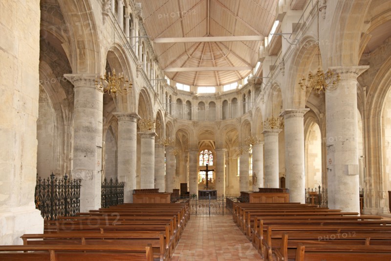 France, Haute Normandie, seine maritime, pays des hautes falaises, valmont, abbaye, circuit eugene delacroix, eglise abbatiale, nef,
