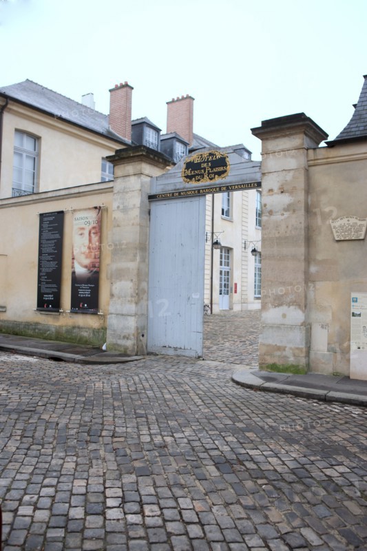 France, Ile de France, Yvelines, Versailles, dependances du chateau de Versailles, hotel des menus plaisirs du roi, 22 avenue de paris, centre de musique baroque, facade sur rue,