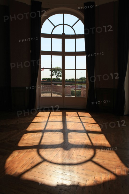 France, Basse Normandie, Calvados, cote fleurie, Deauville, villa le cercle, siege estival du jockey club pendant la saison de courses,