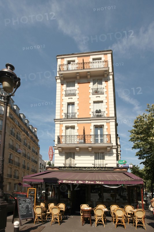 France, Ile de France, paris 15e arrondissement, rue de la convention, angle aigu avec la rue dombasle,