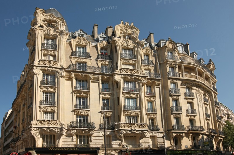 Immeuble 24 place Etienne Pernet à Paris