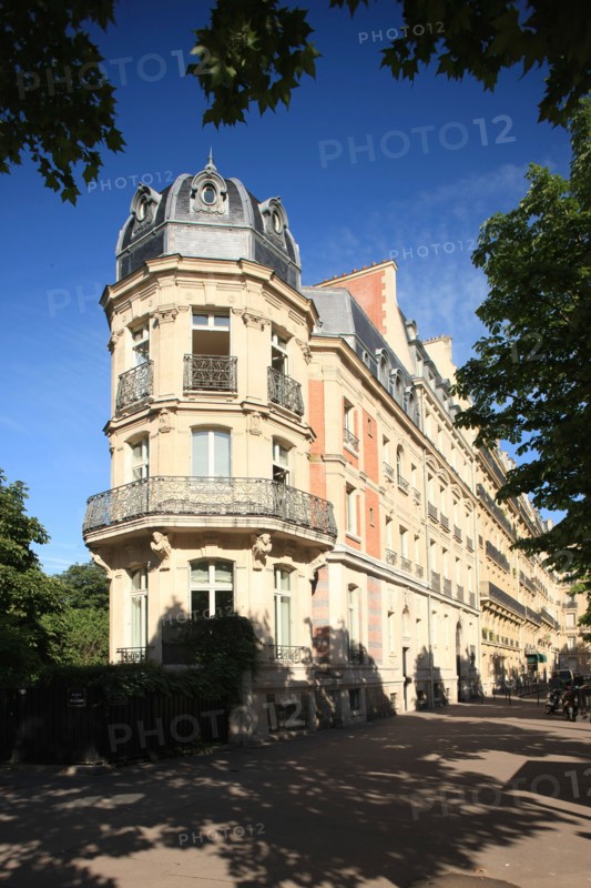 France, Ile de France, paris 16e arrondissement, avenue d'eylau, voies a contour variables, facades,