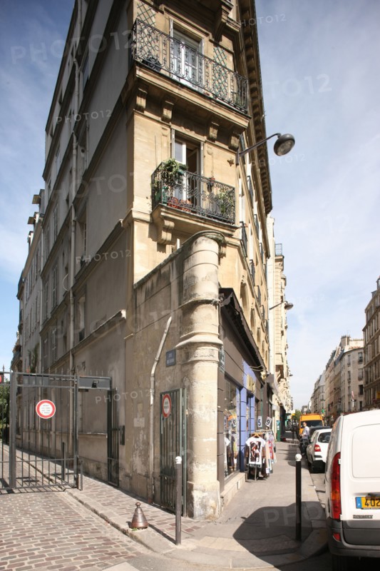 France, Acute angle