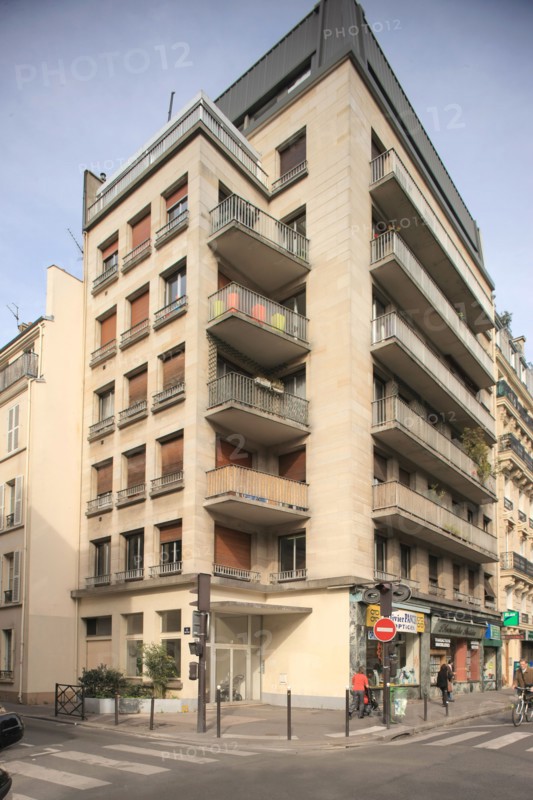 France, angle building