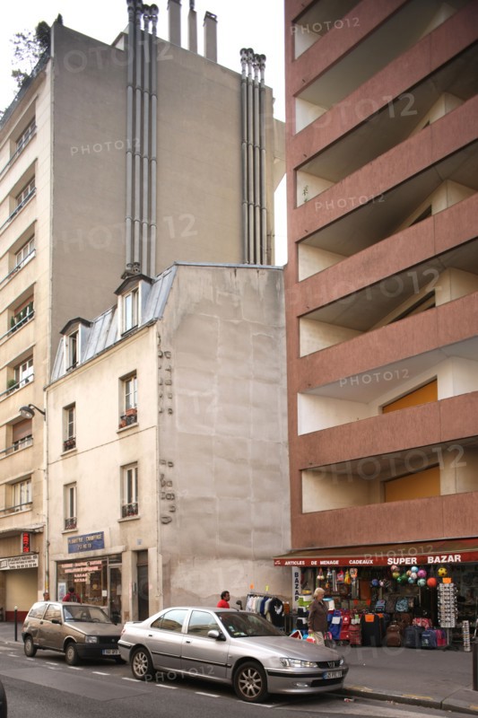 France, Ile de France, paris 18e arrondissement, 171-179 rue marcadet, recoin, immeuble en retrait,
