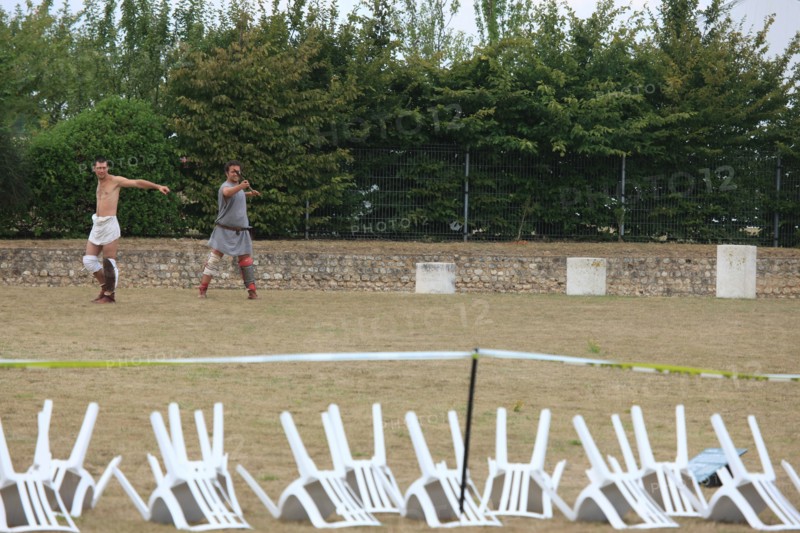 France, Haute Normandie, eure, le vieil evreux, site gallo romain de gisacum, journees gallo romaines, 15 aout 2010, combat de gladiateurs,