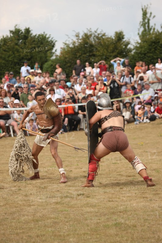 France, Haute Normandie, eure, le vieil evreux, site gallo romain de gisacum, journees gallo romaines, 15 aout 2010, combat de gladiateurs,