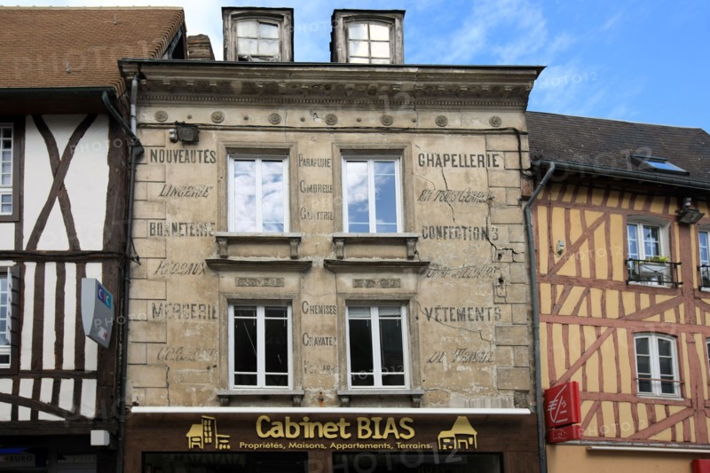 France, Haute Normandie, eure, pont de l'arche, pays de seine et eure, habitat, patrimoine, maison place hyacinthe langlois,