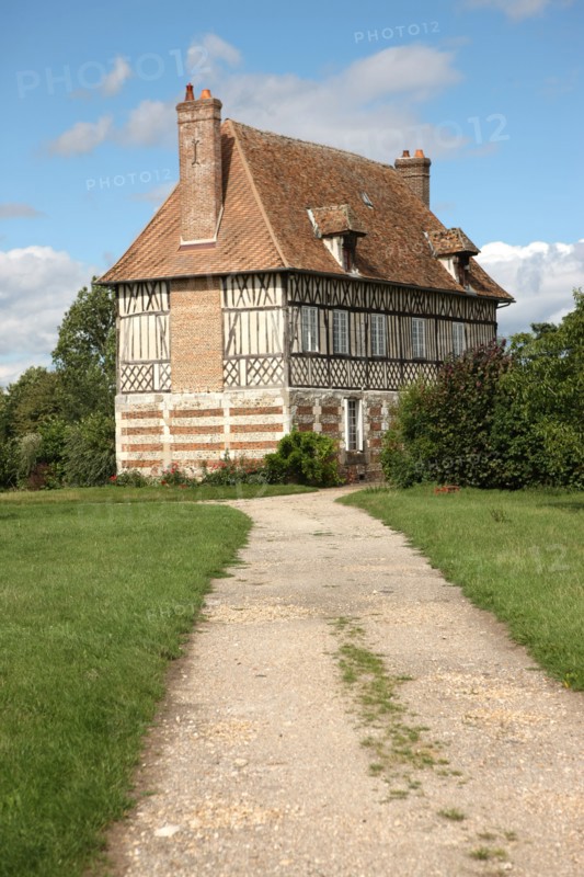 France, Haute Normandie, eure, roumois, domaine des hauts vents bienvenue a la ferme, alain caboulet, ferme cidricole, pommiers, manoir, boutique de produits regionaux,