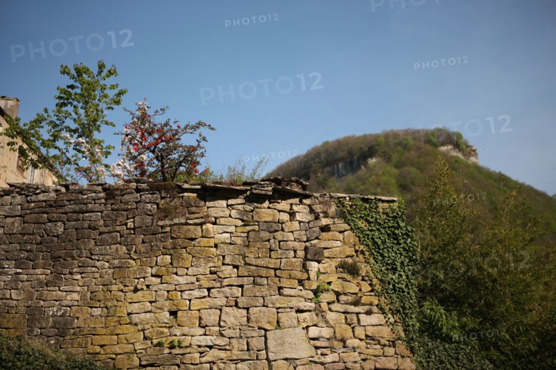 France, franche comté, jura, baume les messieurs, village, patrimoine, montagne, reculée, nature, mur de pierre,