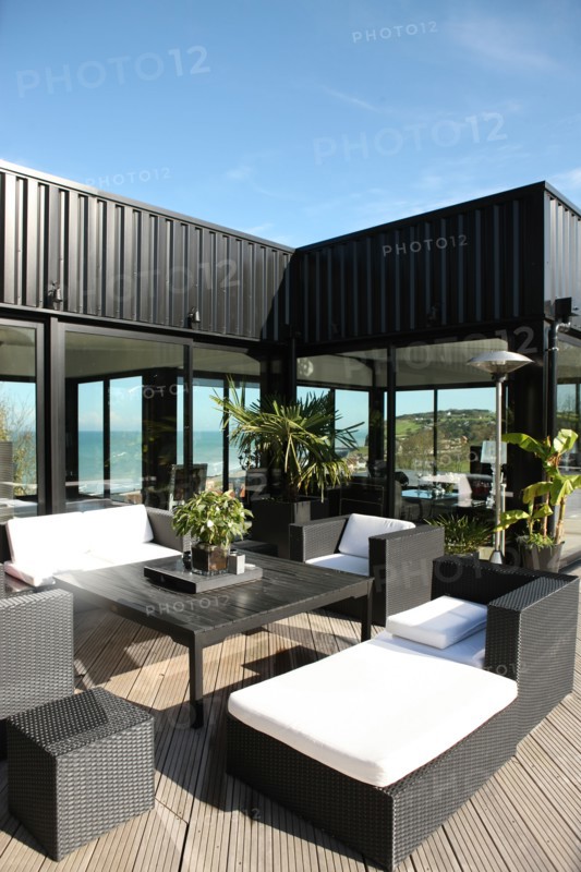 France, Haute Normandie, seine maritime, pourville sur mer, villa quartz, architecte eric pascal legris, proprietaire avec nicolas legrand, locations saisonnieres, gite, terrasse,