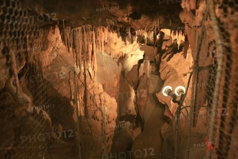 france, region midi pyrenees, tarn et garonne, 82, gorges de l'aveyron, sain antonin noble val, grotte du bosc, stalactites, concretions, speleologie, visites, tourisme,