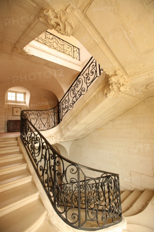 France, Haute Normandie, eure, le bec hellouin, abbaye du bec, eglise abbatiale, escalier sainte cecile, grand escalier, decoration d'instruments de musique,