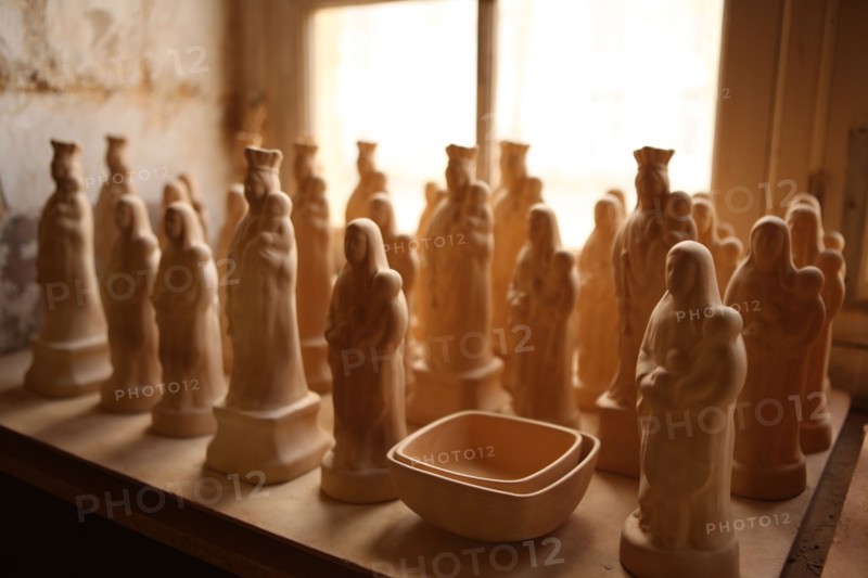 France, Haute Normandie, eure, le bec hellouin, abbaye du bec, atelier de poterie, vaisselle,