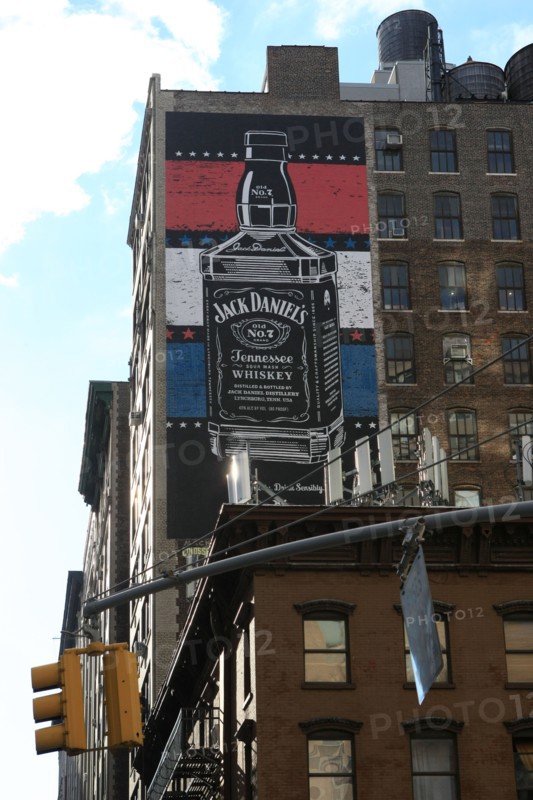 usa, etat de New York, New York City, Manhattan, Chelsea, pot de fleurs mur peint, publicite, jack daniels,