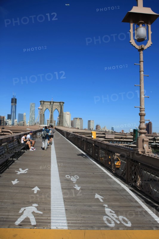 usa, etat de New York, New York City, Manhattan, brooklyn, pont de brooklyn bridge, pietons, vehicules, jogging, circulation, pointe de Manhattan,